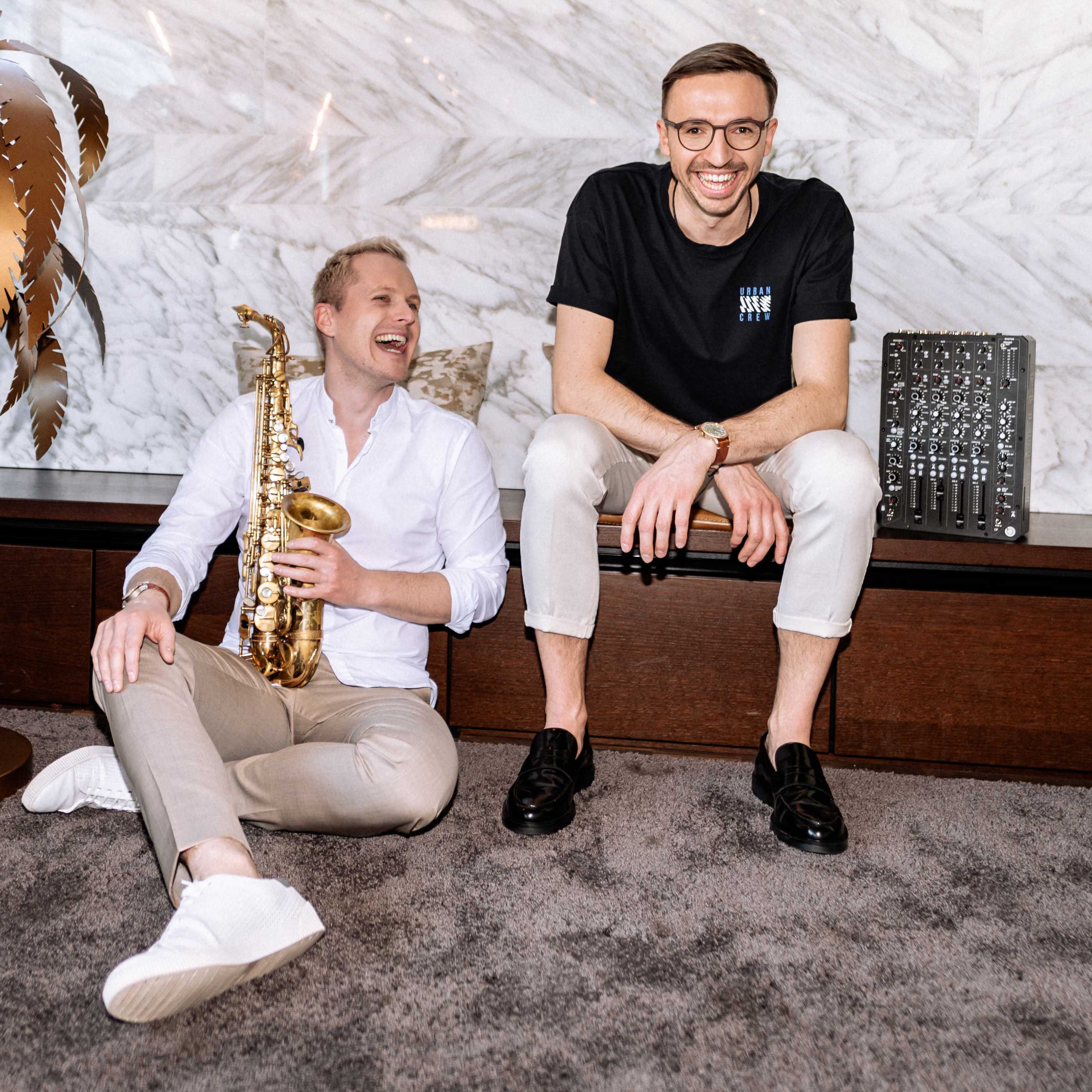 Kenduro & Schoof live – DJ Achim Köhler und Saxofonist Philipp Schoof